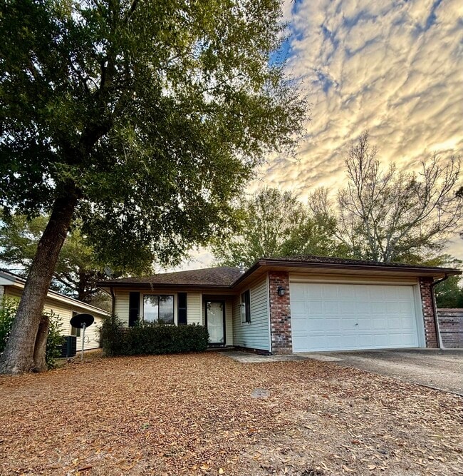 Photo - 2908 Alpine Pl
