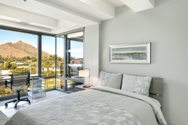 Building Photo - 7117 E Rancho Vista Dr Unit 5001