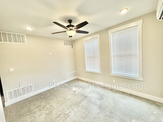 Photo - 202 W 15th St Unit D