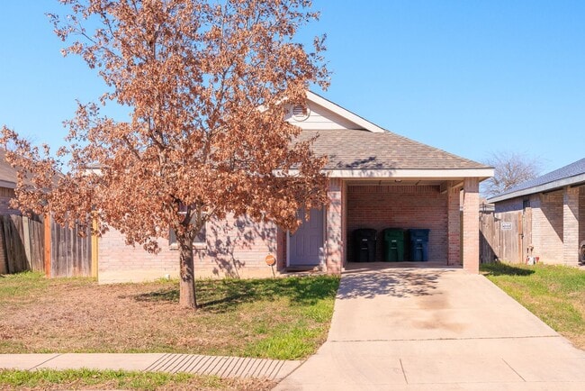 Building Photo - Charming 3-Bedroom Home Near Lackland AFB!