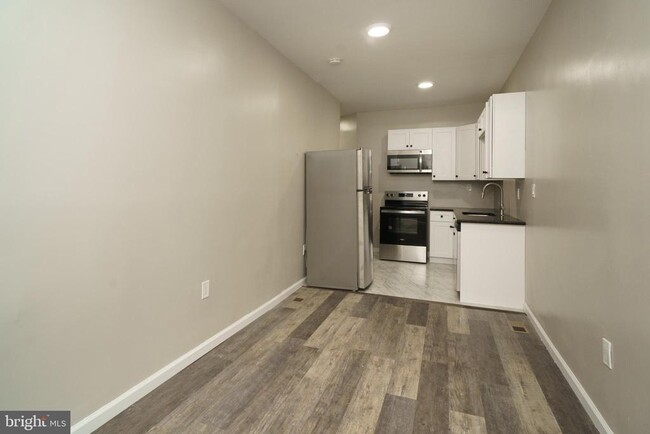 Building Photo - 5820 Willows Ave Rental
