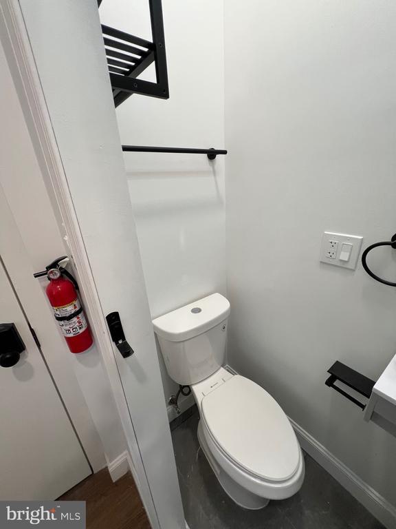 Building Photo - 2145 Elkins Ave Unit A