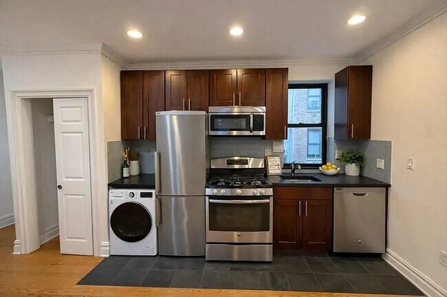 Photo - 315 Lincoln Pl Unit 2H