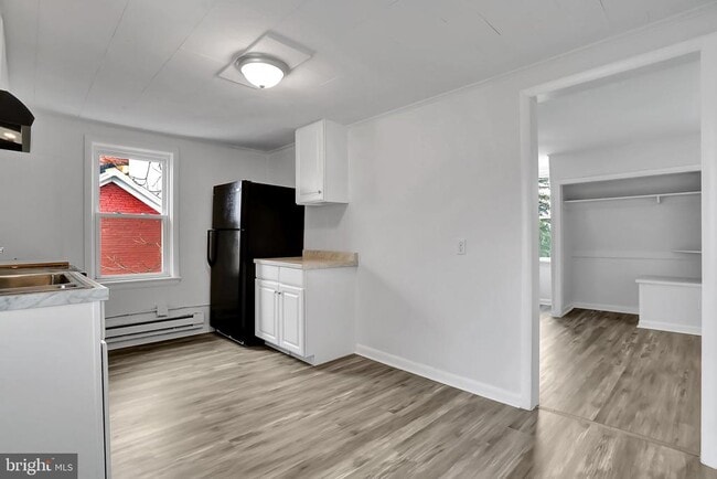 Building Photo - 655 S Potomac St Unit 5 Rental