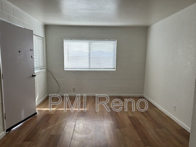 Photo - 2075 Patton Dr Unidad Apt E