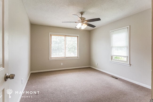 Photo - 2311 5th E St