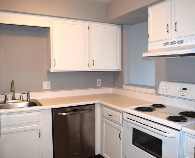 Building Photo - 16 Smithwheel Rd Unit 17