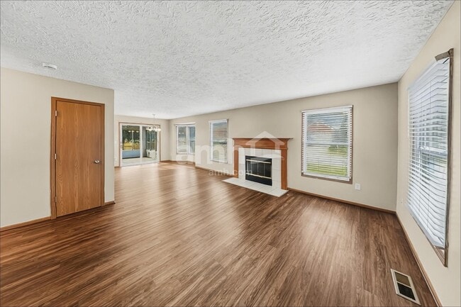 Photo - 825 Whitehead Dr
