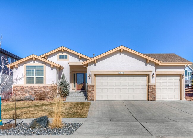 Beautiful Ranch Home in D20 w/ 4 car garage - Beautiful Ranch Home in D20 w/ 4 car garage