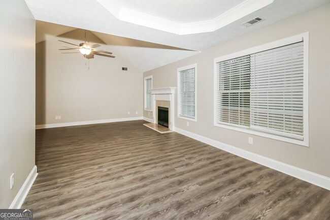 Photo - 75 Ashton Pl