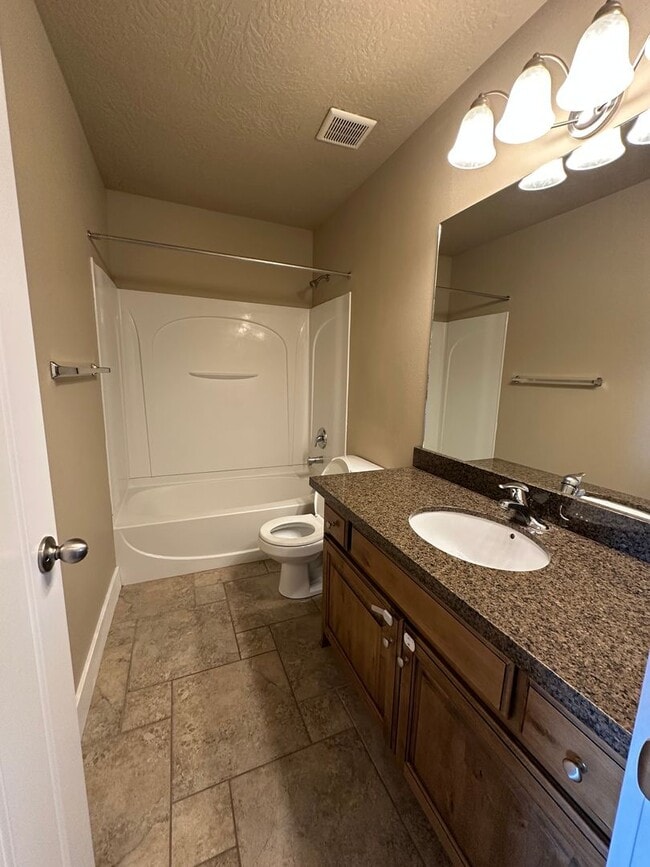 Photo - Dog friendly 3 Bedroom 2.5 Bath town home in Provo.