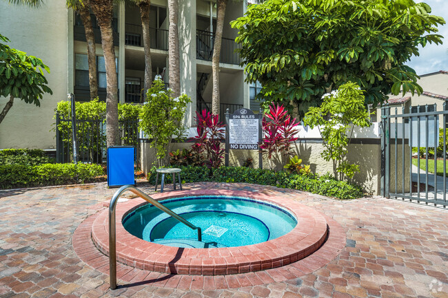 Spa - Boca Colony Apartments
