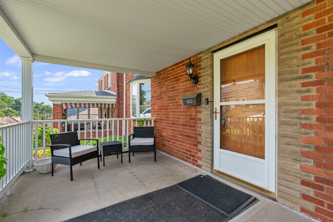 Photo - 802 Dunster St