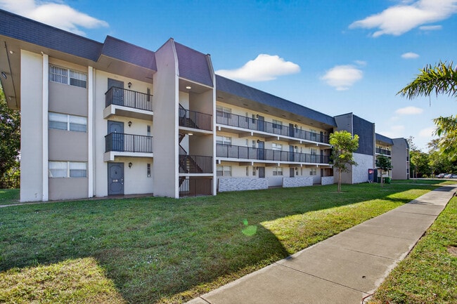 Building Photo - 7820 S Colony Cir Unit 109