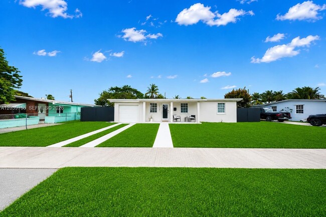 Building Photo - 10731 SW 51st Dr
