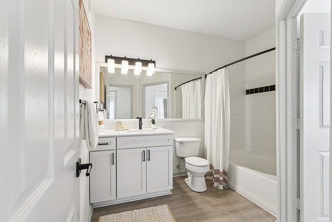 2x1 1087 sqft B1U - Unit 106 - Bathroom