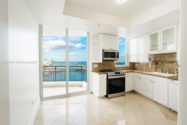 Photo - 848 Brickell Key Dr Unit 3904