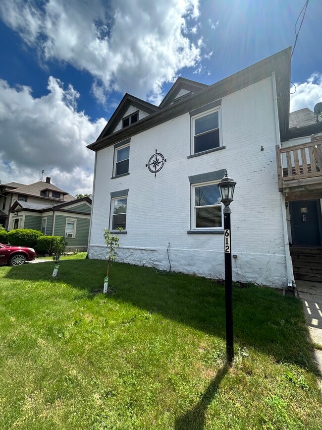 Photo - 612 E 3rd St Unit Apartment #3
