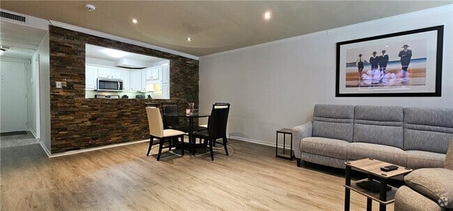 Building Photo - 2965 Pharr Ct S Northwest Unit 316 Rental
