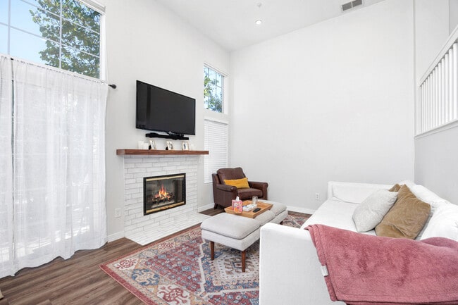 Photo - 10330 Wateridge Cir