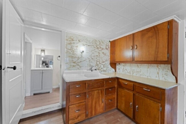 Photo - 503 W 5th Ave Unidad B Upper