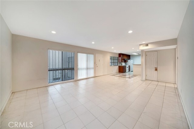 Photo - 5315 Zelzah Ave Unidad 6