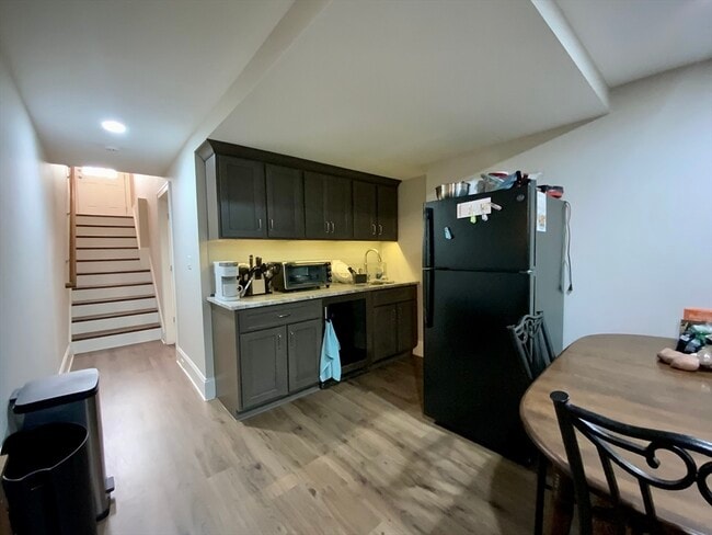 Photo - 35 Rindge Ave Unidad B