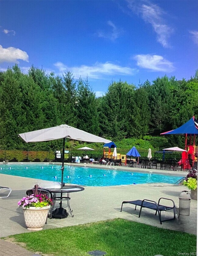 Photo - 620 Creekside Ln