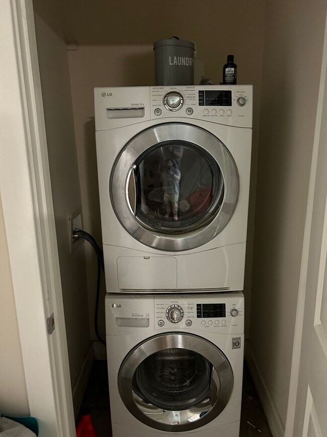 Photo - Mortons Apartments