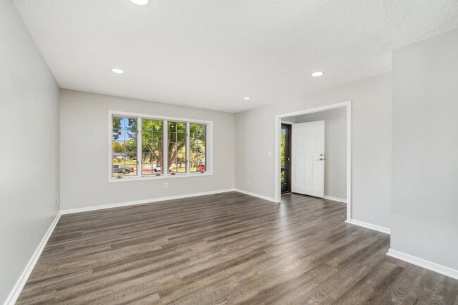 Photo - 2412 S Sheffield Cir