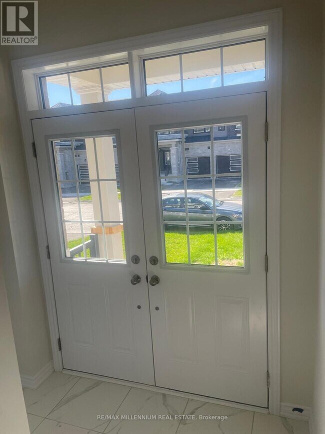 Photo - 16 Tamworth Ter