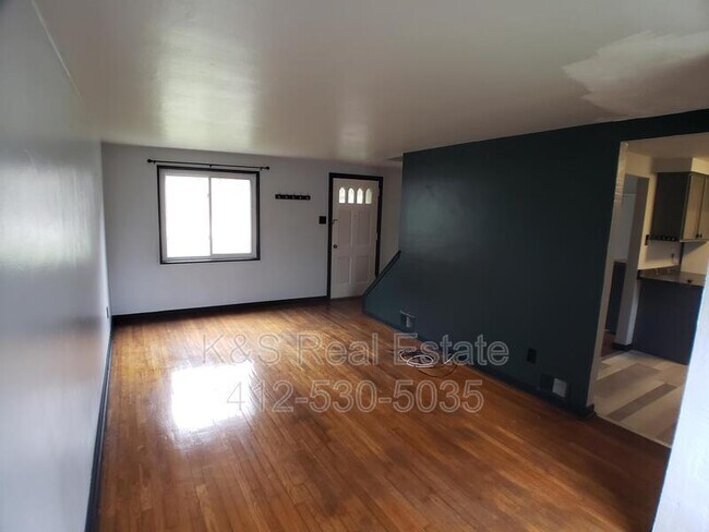 Photo - 1112 Jacks Run Rd