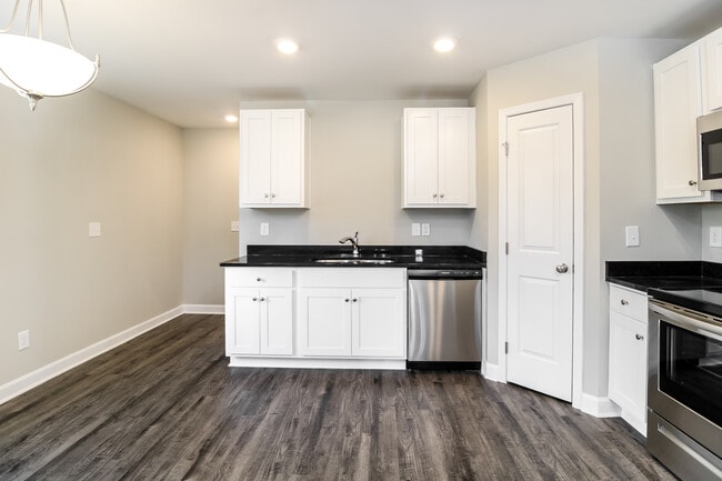 Photo - 1230 Kenly St