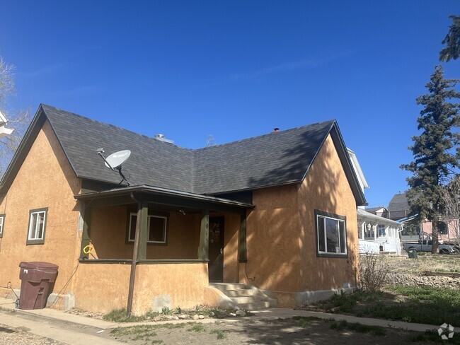 Building Photo - 1013 Arizona Ave Rental