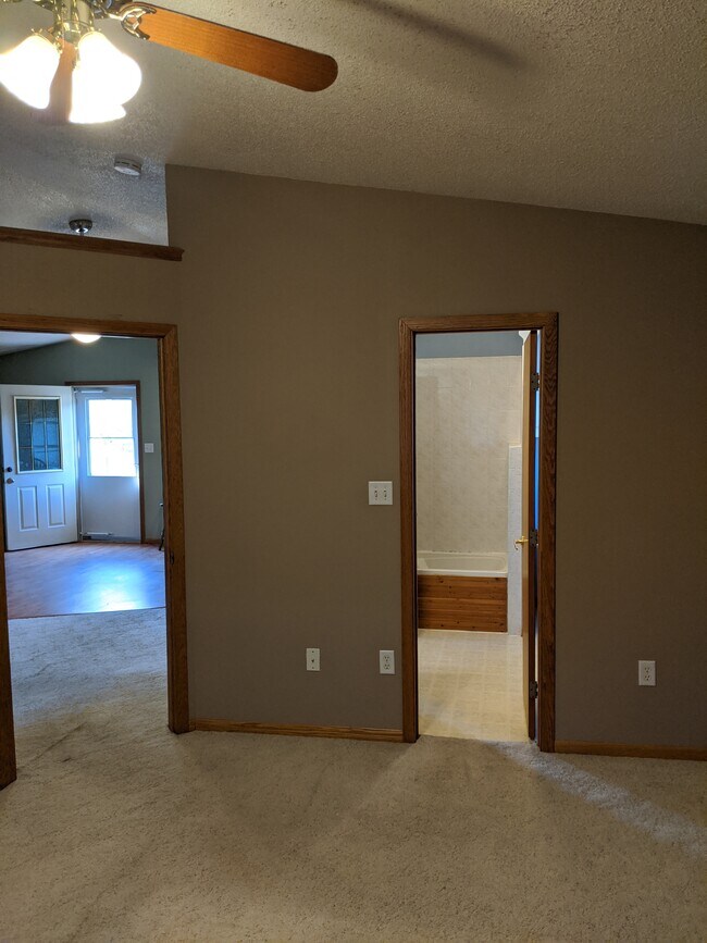 Bedroom - 912 E Turnpike Ave Townhome