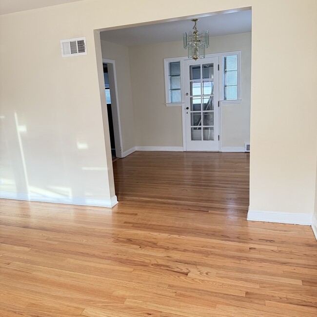 Photo - 7513 Kenton Ave