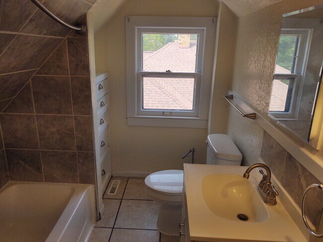 Photo - 229 W Walnut St Unidad Penthouse #6