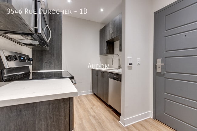 Building Photo - 3546 Rue Durocher Unit 1D