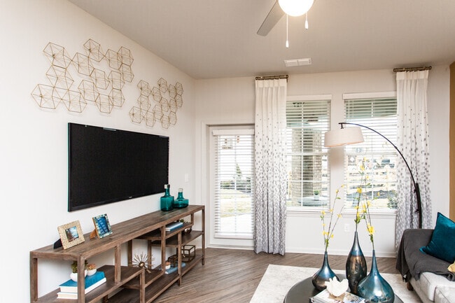 2BR, 2BA - 1,188 SF - Acadia