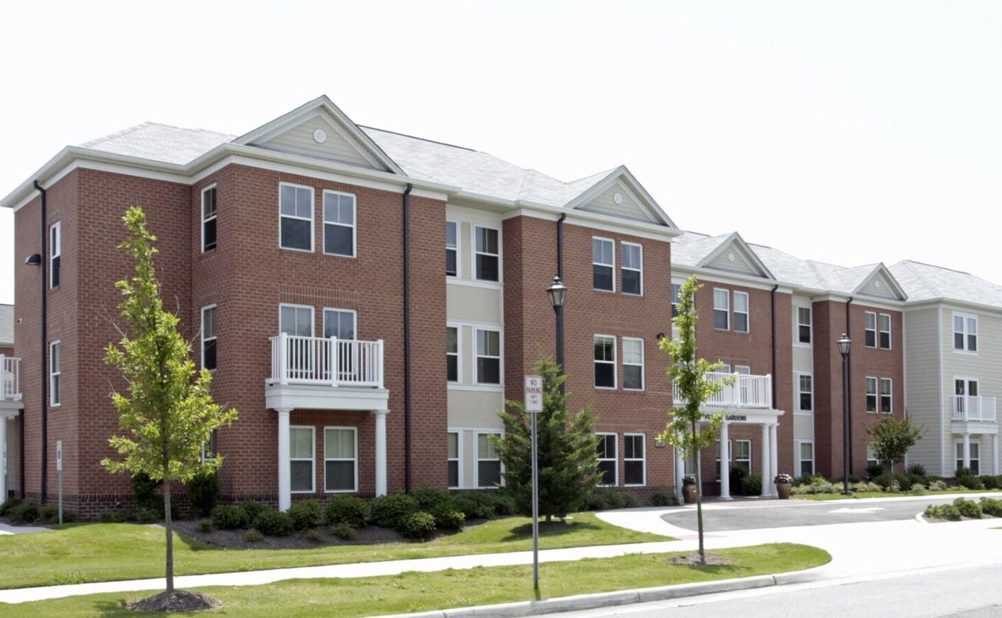 Photo - 1225 W 39th St