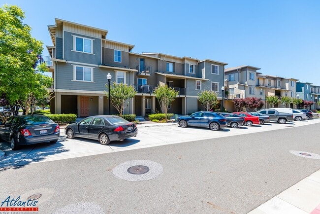 Building Photo - Japantown Townhouse | Stainless Steel Appliances | Central A/C