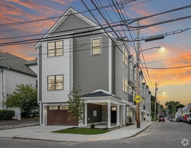 Building Photo - 35 Chickatawbut St Rental