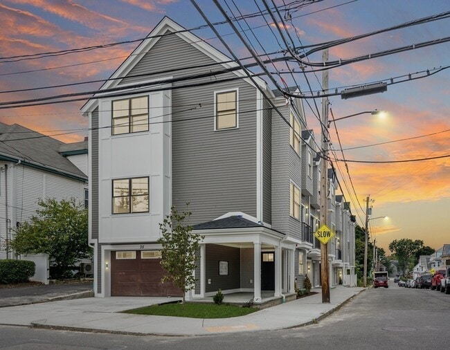 Photo - 35 Chickatawbut St Townhome