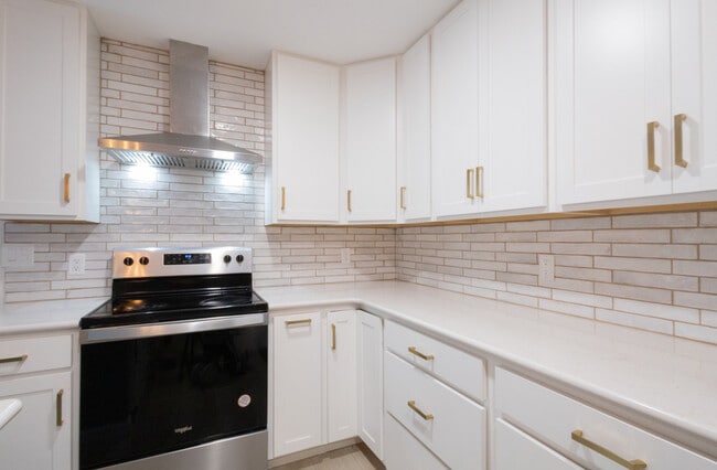 Photo - 19 Hollyhock Ct