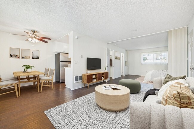 Gilmore  Apartments Van Nuys