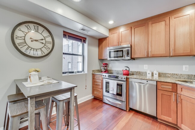 Kitchen with top of the line appliances - 1354 Euclid St NW Unit 402B