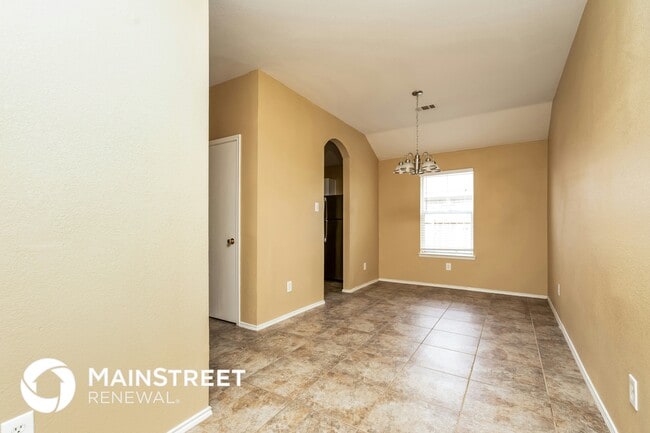 Photo - 1611 Emily Ln