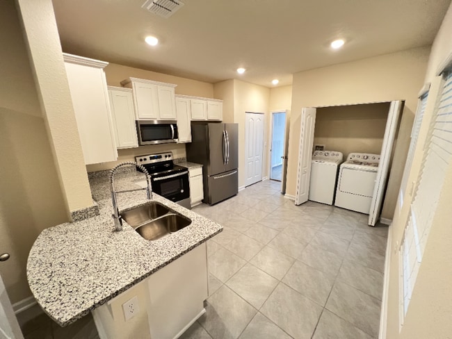 Photo - 64 Pasadena Dr