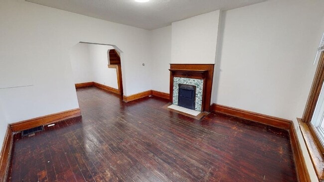 48 W Blake Ave