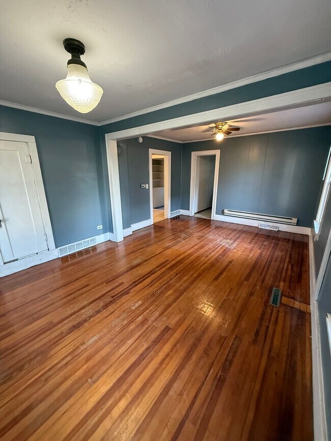 Photo - 1BR House in Osseo/Foster